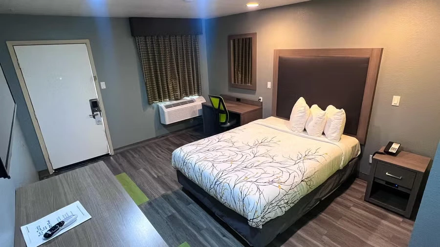 Queen Room Room 0 